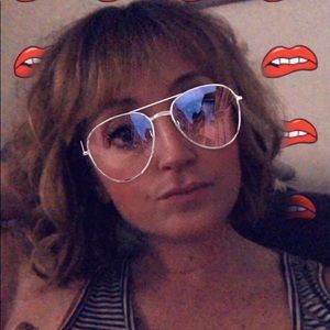 Meet your Posher, Lauren